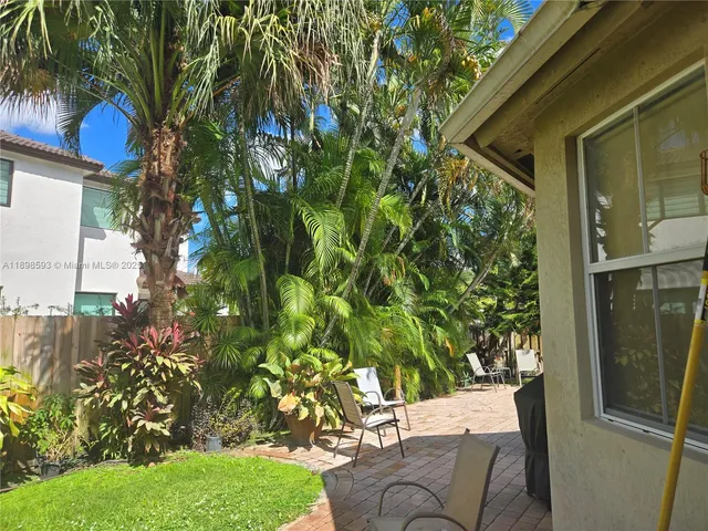 $930,000 | 11141 Northwest 77th Terrace, Doral, FL 33178