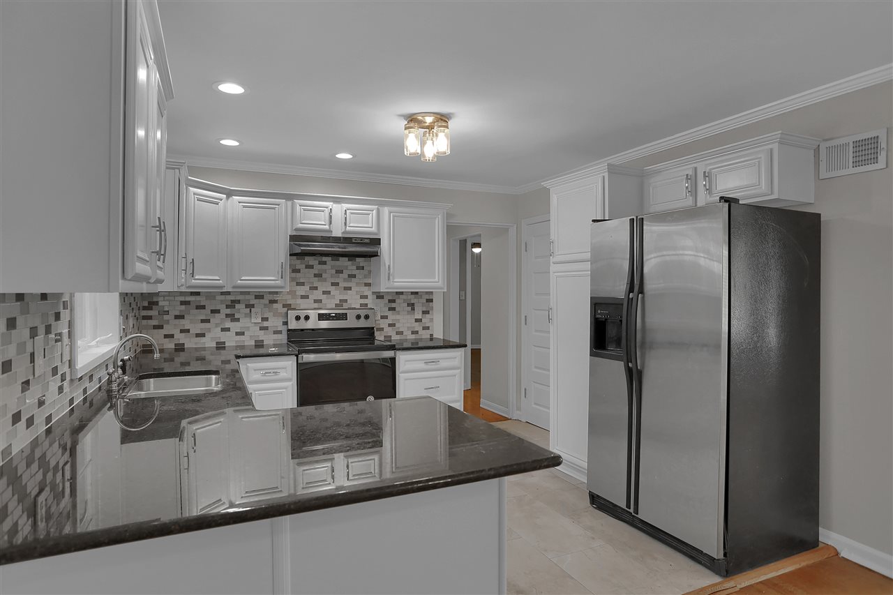 4236 Rhodes Avenue Memphis, TN 38111 - Photo 9 of 21 Gallery Image 9