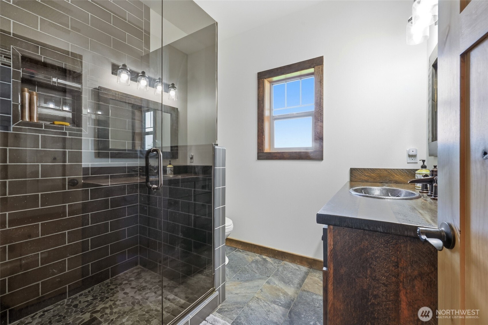 161 Northeast Belfair View Road Belfair, WA 98528 - Photo 21 of 40 a bathroom with a shower