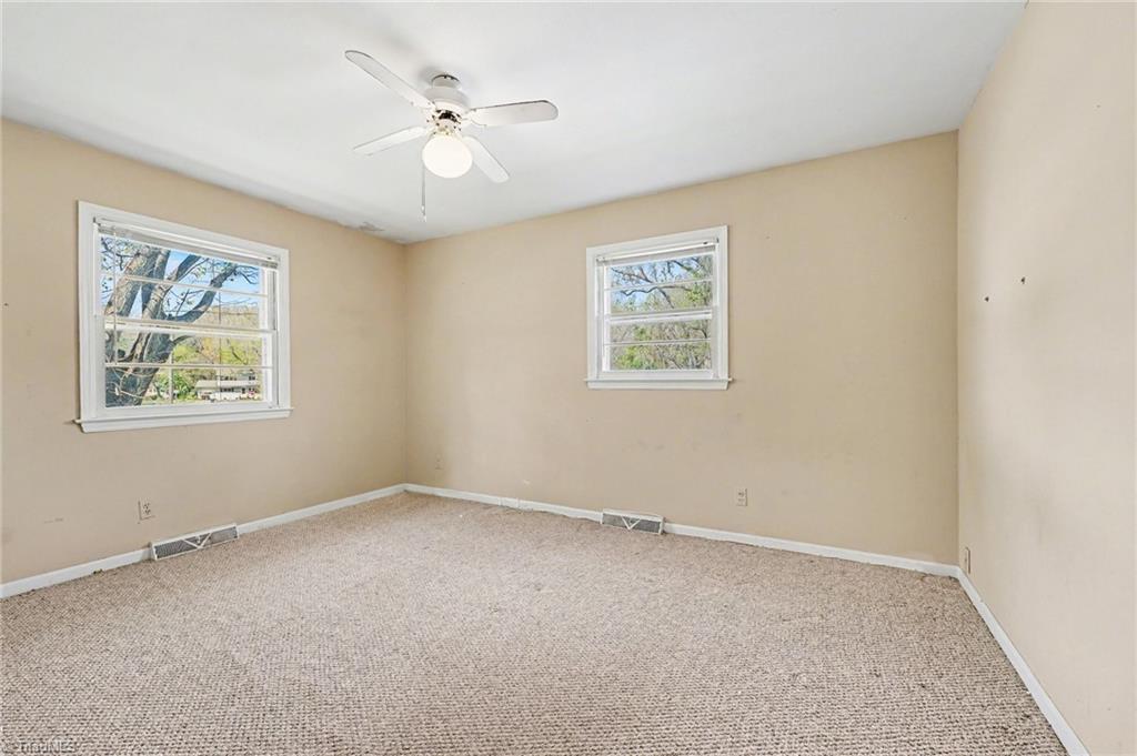 3410 Fern Place Greensboro, NC 27408 - Photo 11 of 29