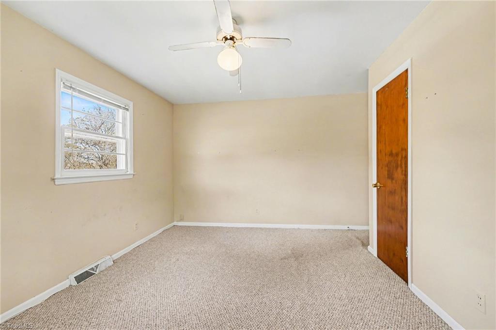 3410 Fern Place Greensboro, NC 27408 - Photo 12 of 29