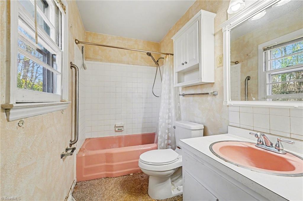 3410 Fern Place Greensboro, NC 27408 - Photo 16 of 29