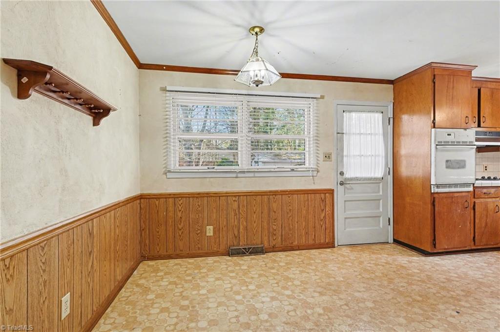 3410 Fern Place Greensboro, NC 27408 - Photo 6 of 29