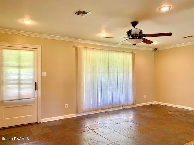 $1,650 | 104 Woodrich Lane, Lafayette, LA 70507