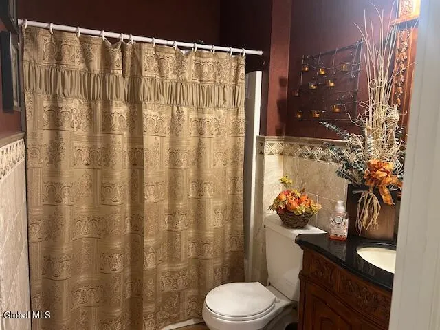 $780,000 | 2066 Orchard Park Drive, Niskayuna, NY 12309