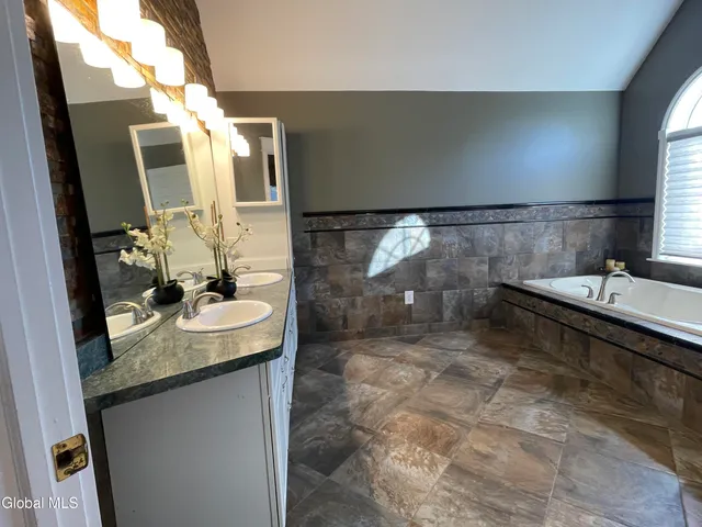 $780,000 | 2066 Orchard Park Drive, Niskayuna, NY 12309