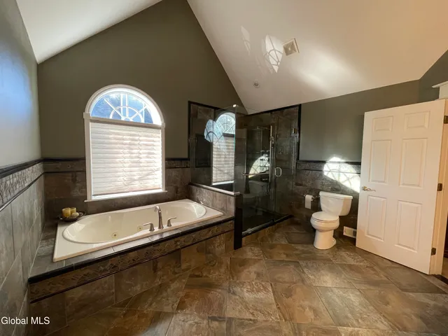 $780,000 | 2066 Orchard Park Drive, Niskayuna, NY 12309