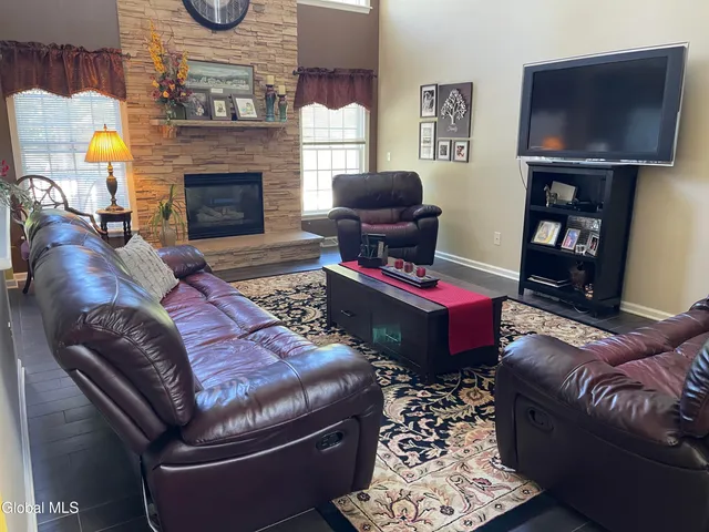 $780,000 | 2066 Orchard Park Drive, Niskayuna, NY 12309