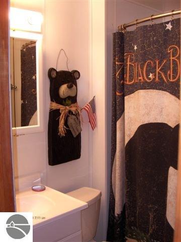 5671 Trager Road Traverse City, MI 49696 - Photo 9 of 25 1735107-8.JPG