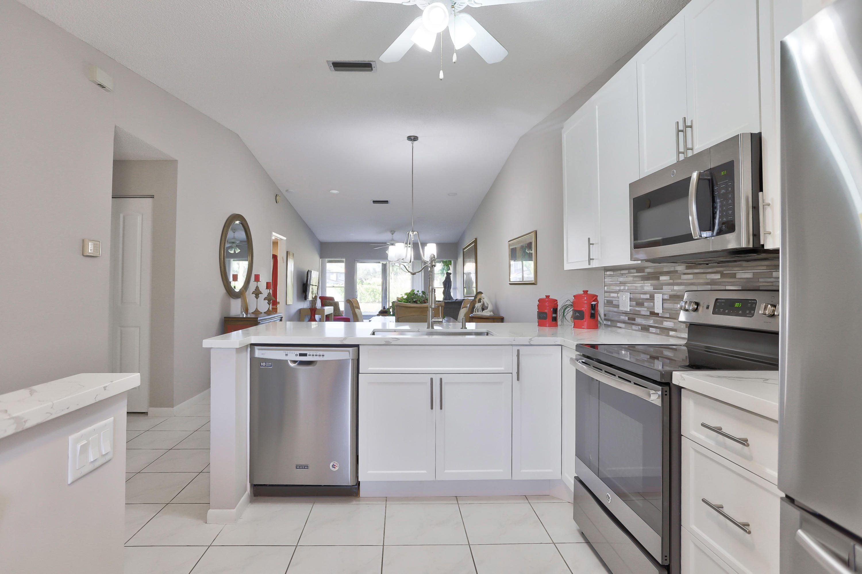 8613 Sunbird Place, Unit C Boca Raton, FL 33496 - Photo 3 of 39 Kitchen