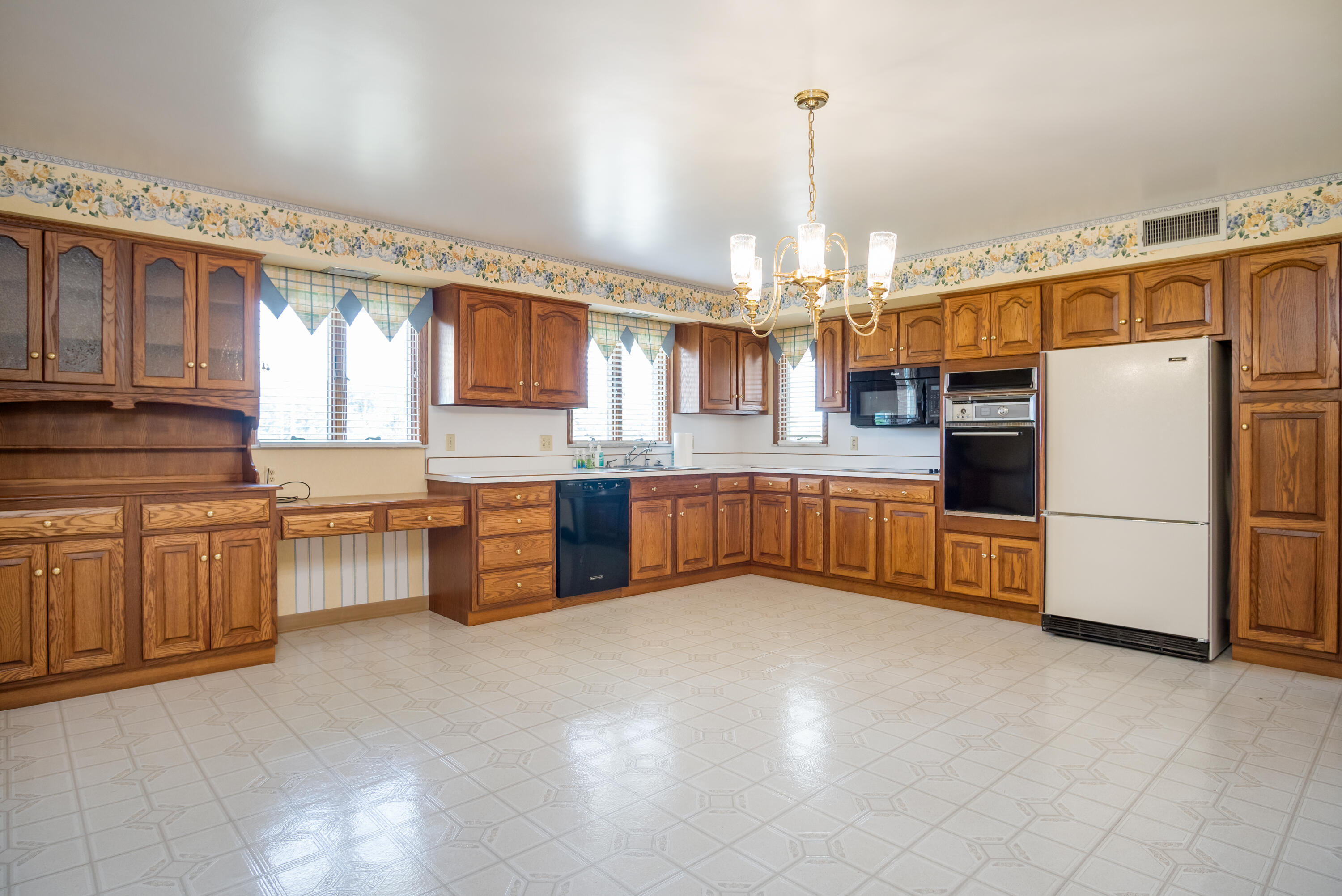 1992 Kelch Road Russia, OH 45363 - Photo 9 of 51 Gallery Image 9