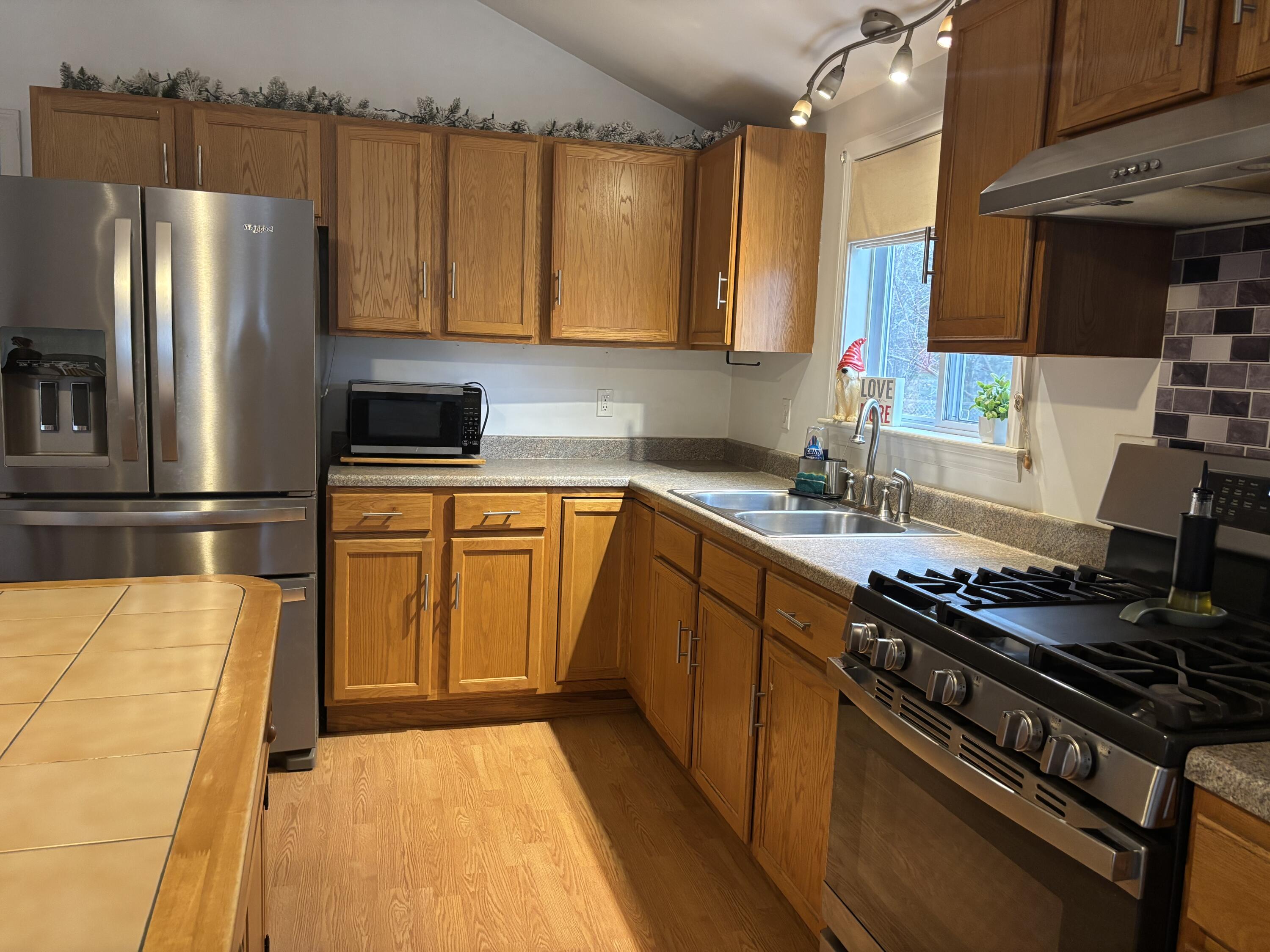 94 Heath Road Milbridge, ME 04658 - Photo 8 of 15 Kitchen