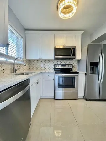 $1,900 | 1410 South Federal Highway, Unit 108, Lake Worth Beach, FL 33460