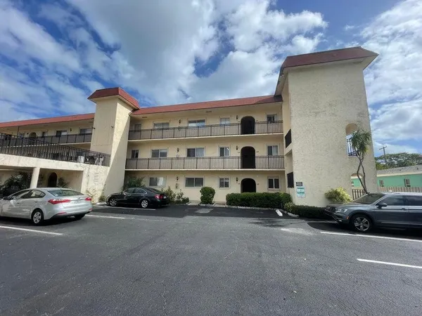 $1,900 | 1410 South Federal Highway, Unit 108, Lake Worth Beach, FL 33460