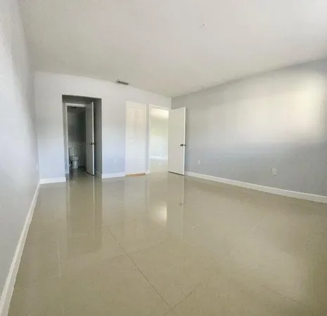 $1,900 | 1410 South Federal Highway, Unit 108, Lake Worth Beach, FL 33460