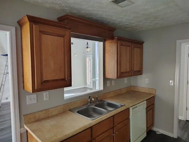 $2,200 | 85 Hollow Court, Covington, GA 30016