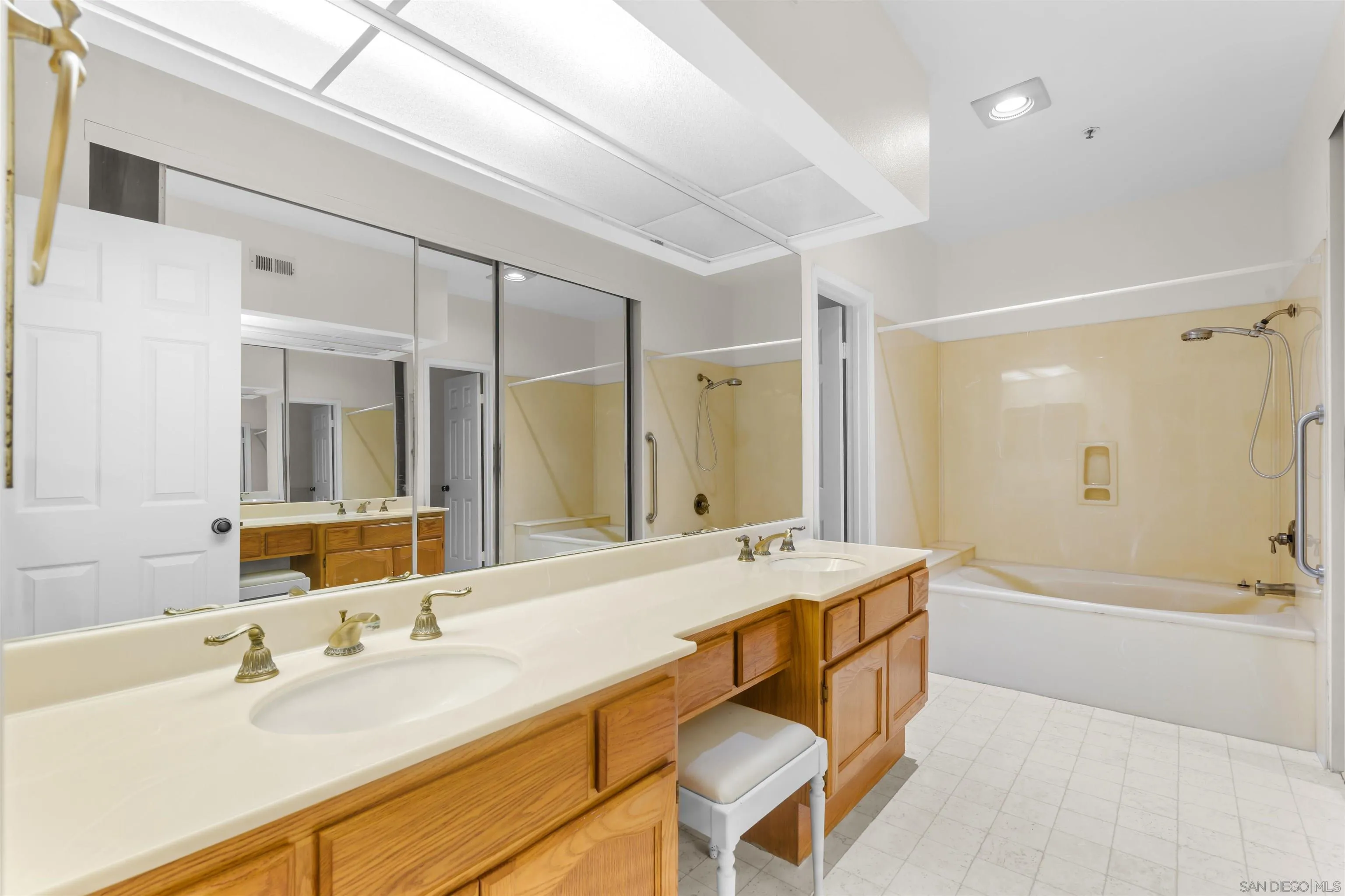 5875 Friars Road, Unit 4201 San Diego, CA 92110 - Photo 19 of 44