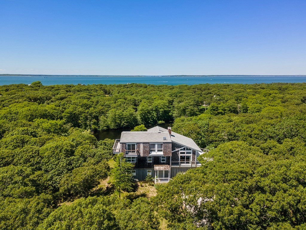68-70 Capawock Road West Tisbury, MA 02568 - Photo 6 of 23 Gallery Image 6