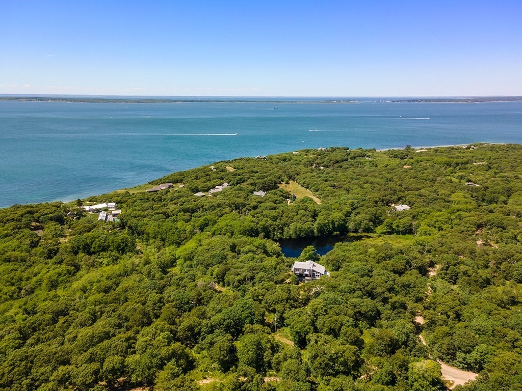 68-70 Capawock Road West Tisbury, MA 02568 - Photo 8 of 23 Gallery Image 8