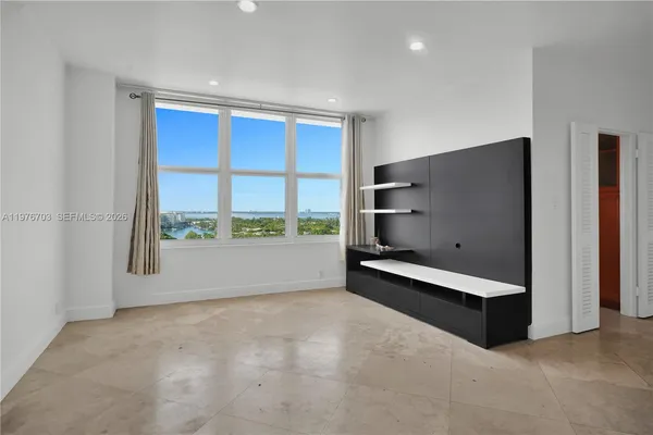 $2,700 | 4747 Collins Avenue, Unit 1403, Miami Beach, FL 33140