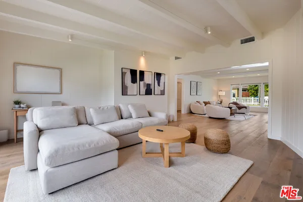 $3,895,000 | 527 South Bentley Avenue, Los Angeles, CA 90049