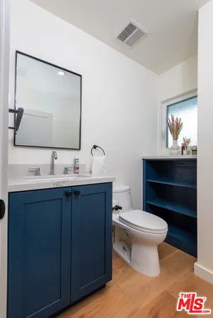 $3,895,000 | 527 South Bentley Avenue, Los Angeles, CA 90049
