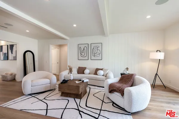 $3,895,000 | 527 South Bentley Avenue, Los Angeles, CA 90049