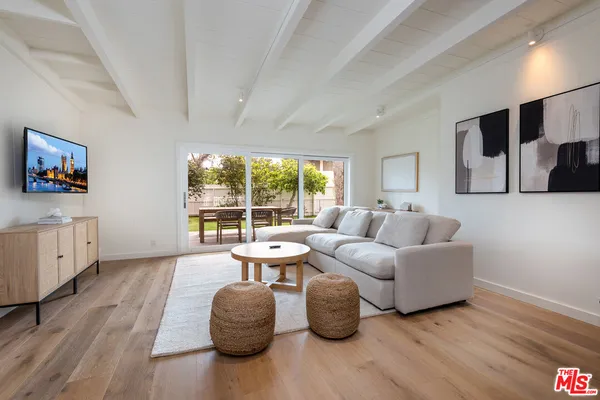 $3,895,000 | 527 South Bentley Avenue, Los Angeles, CA 90049