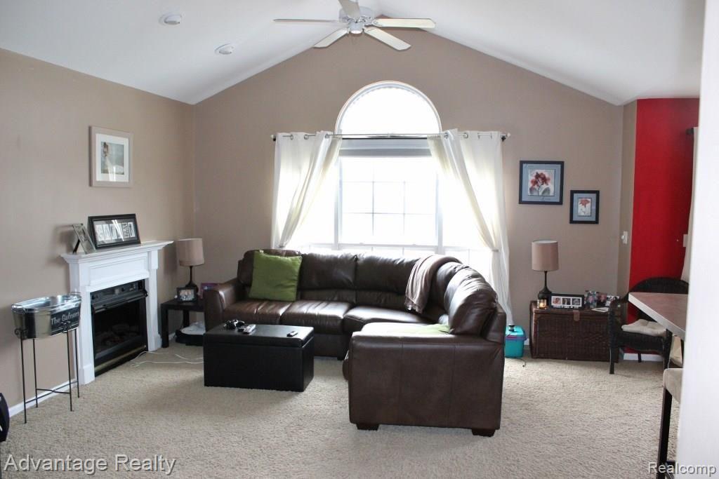 45613 Heather Ridge Drive, Unit 168 Macomb, MI 48044 - Photo 2 of 12 Heather Ridge 013 (1024x683).jpg