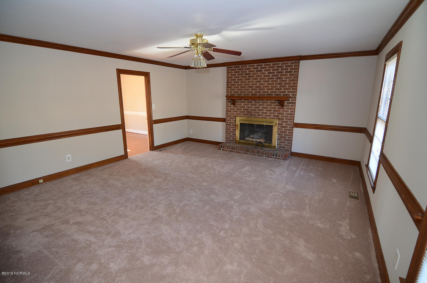 1407 Queen Anne Road Northwest Wilson, NC 27896 - Photo 4 of 17 3 LIVING ROOM