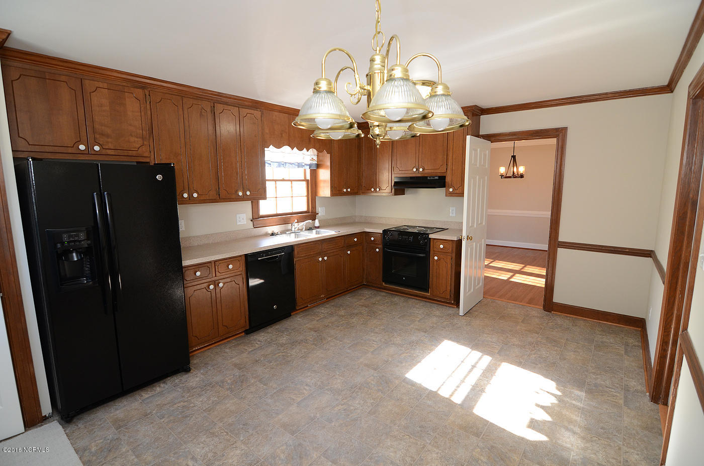 1407 Queen Anne Road Northwest Wilson, NC 27896 - Photo 6 of 17 5 KITCHEN