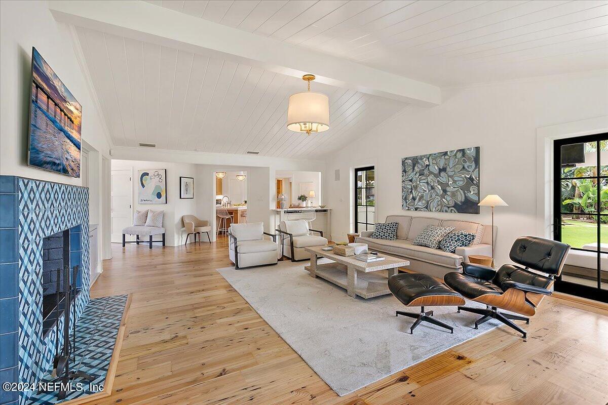 22 Solana Road Ponte Vedra Beach, FL 32082 - Photo 11 of 51 11-Living Room