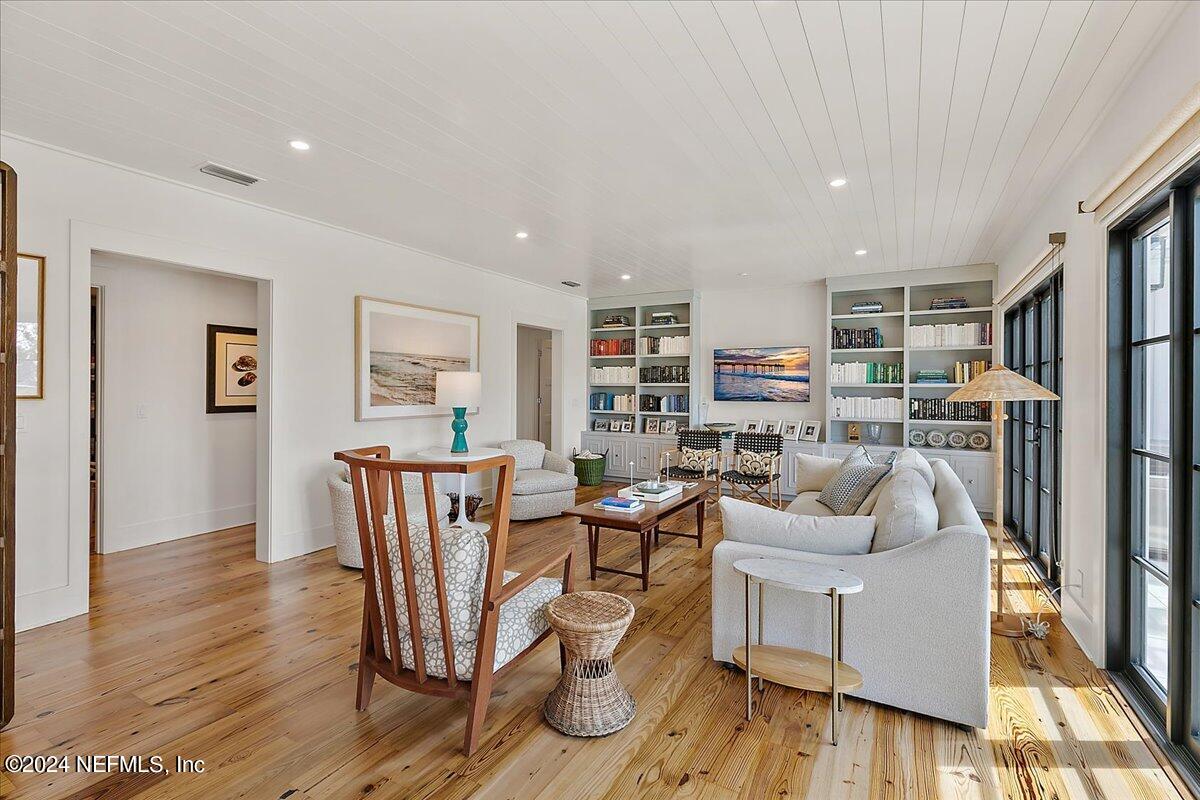 22 Solana Road Ponte Vedra Beach, FL 32082 - Photo 20 of 51 20-Family Room