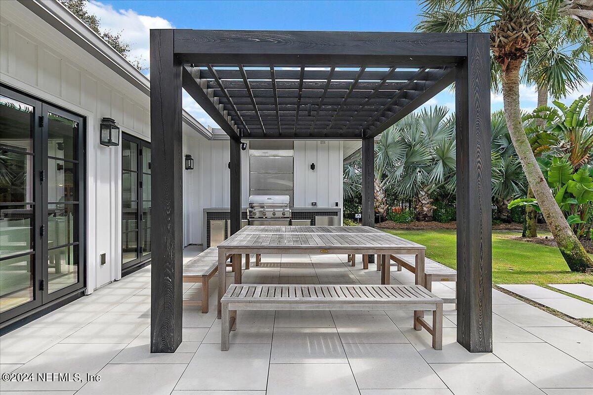 22 Solana Road Ponte Vedra Beach, FL 32082 - Photo 22 of 51 22-Outdoor Dining