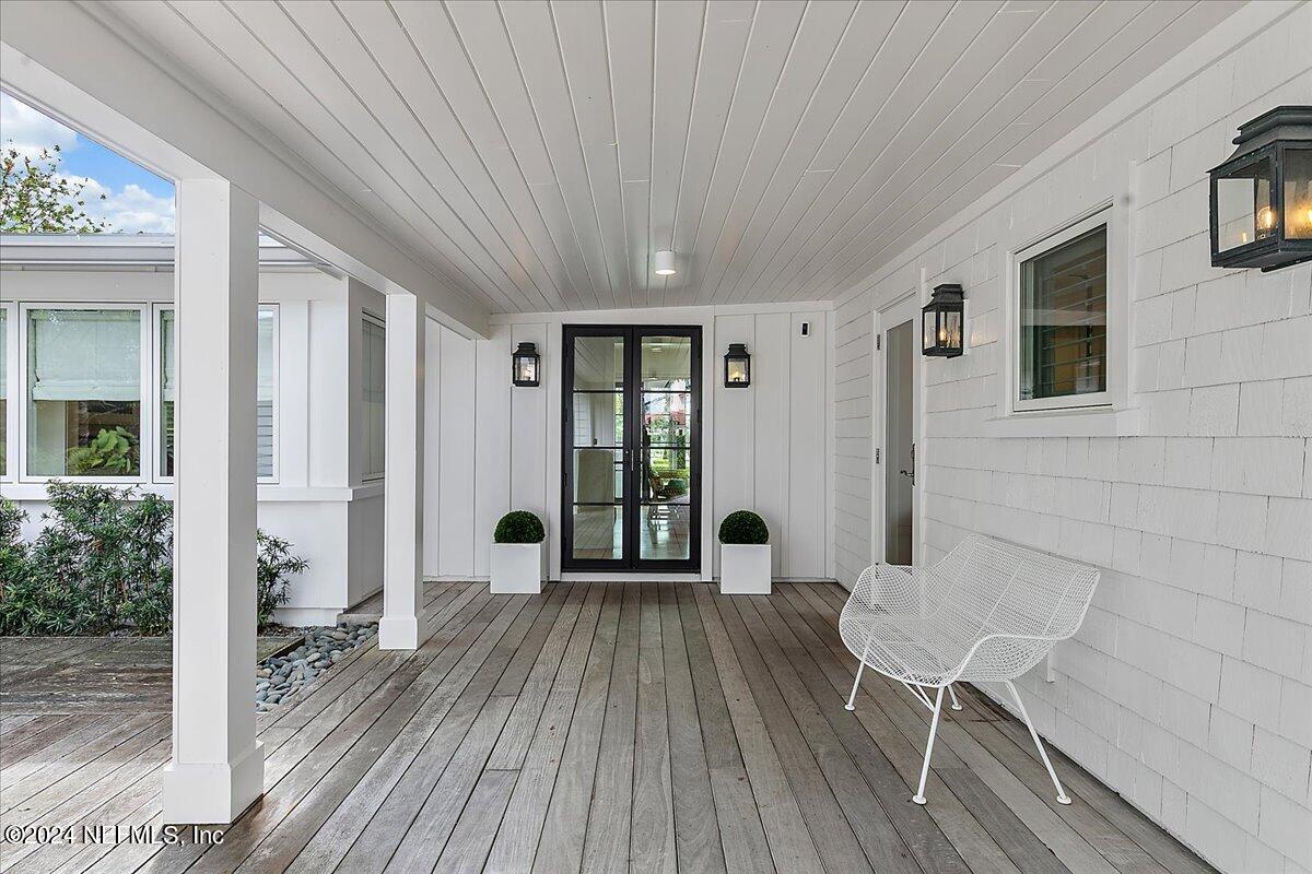 22 Solana Road Ponte Vedra Beach, FL 32082 - Photo 41 of 51 41-Courtyard Entrance