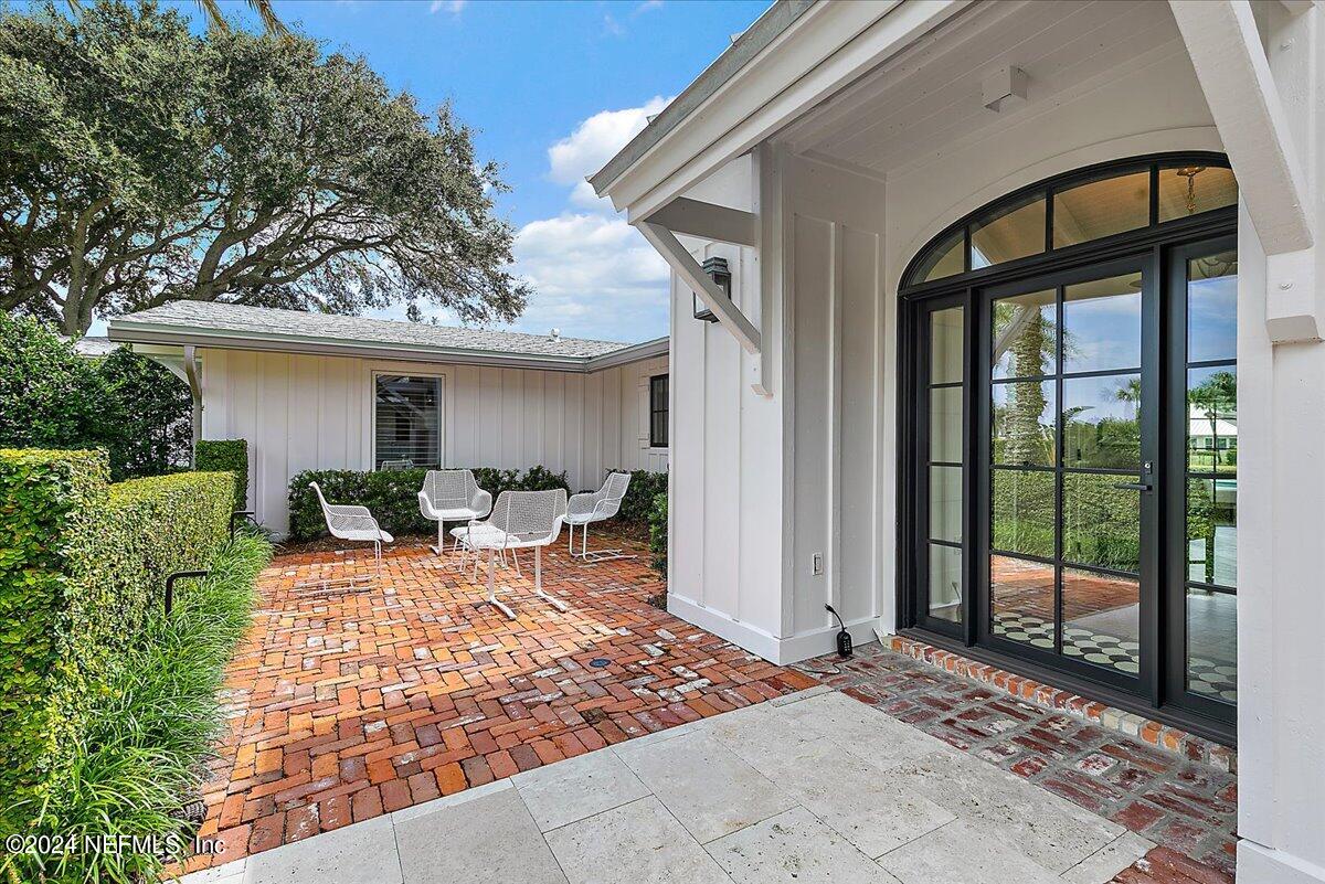 22 Solana Road Ponte Vedra Beach, FL 32082 - Photo 7 of 51 07-Front Patio