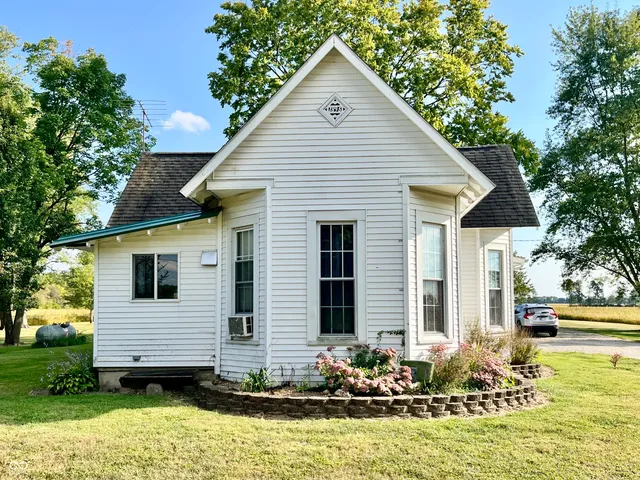 $279,000 | 15011 East 1000th Street North, Flat Rock, IN 47234