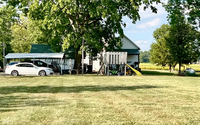$279,000 | 15011 East 1000th Street North, Flat Rock, IN 47234