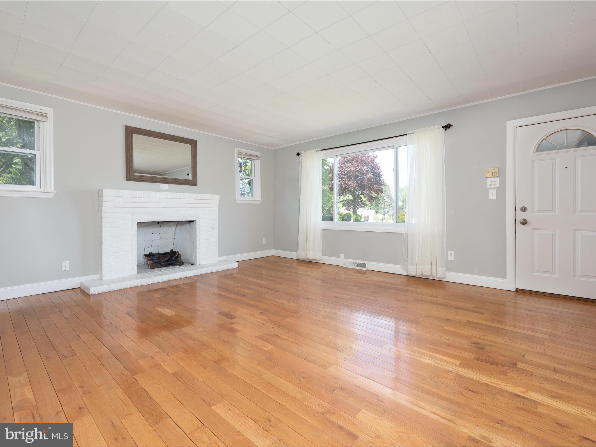 309 Candlewood Road Broomall, PA 19008 - Photo 5 of 27 Family Room