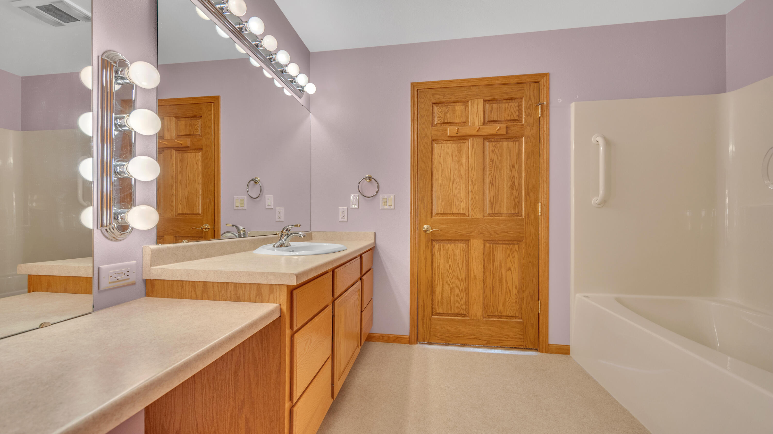 126 South Gate Street Eden, WI 53019 - Photo 21 of 40 Primary bath