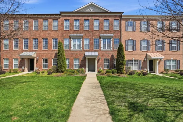 $469,000 | 15415 Rosemont Manor Drive, Haymarket, VA 20169