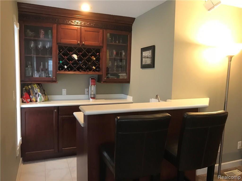 875 Hampton Circle Rochester Hills, MI 48307 - Photo 23 of 47