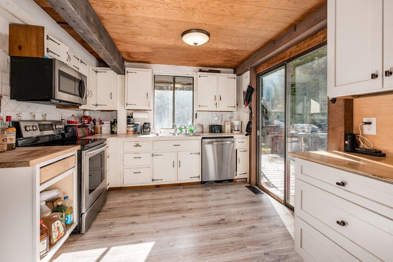 15 Cherokee Drive Epping, NH 03042 - Photo 3 of 34