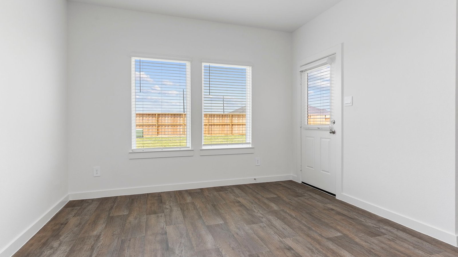 6120 Cherry Mdws Street Rosenberg, TX 77469 - Photo 18 of 39 an empty room with a window