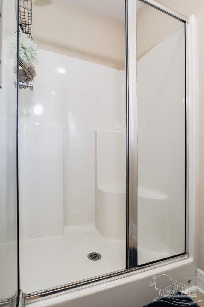 7286 Farmers Road Pensacola, FL 32526 - Photo 25 of 32 MASTER SHOWER