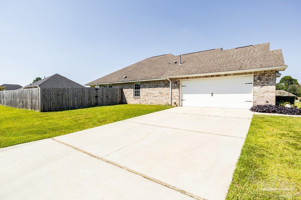SIDE GARAGE
