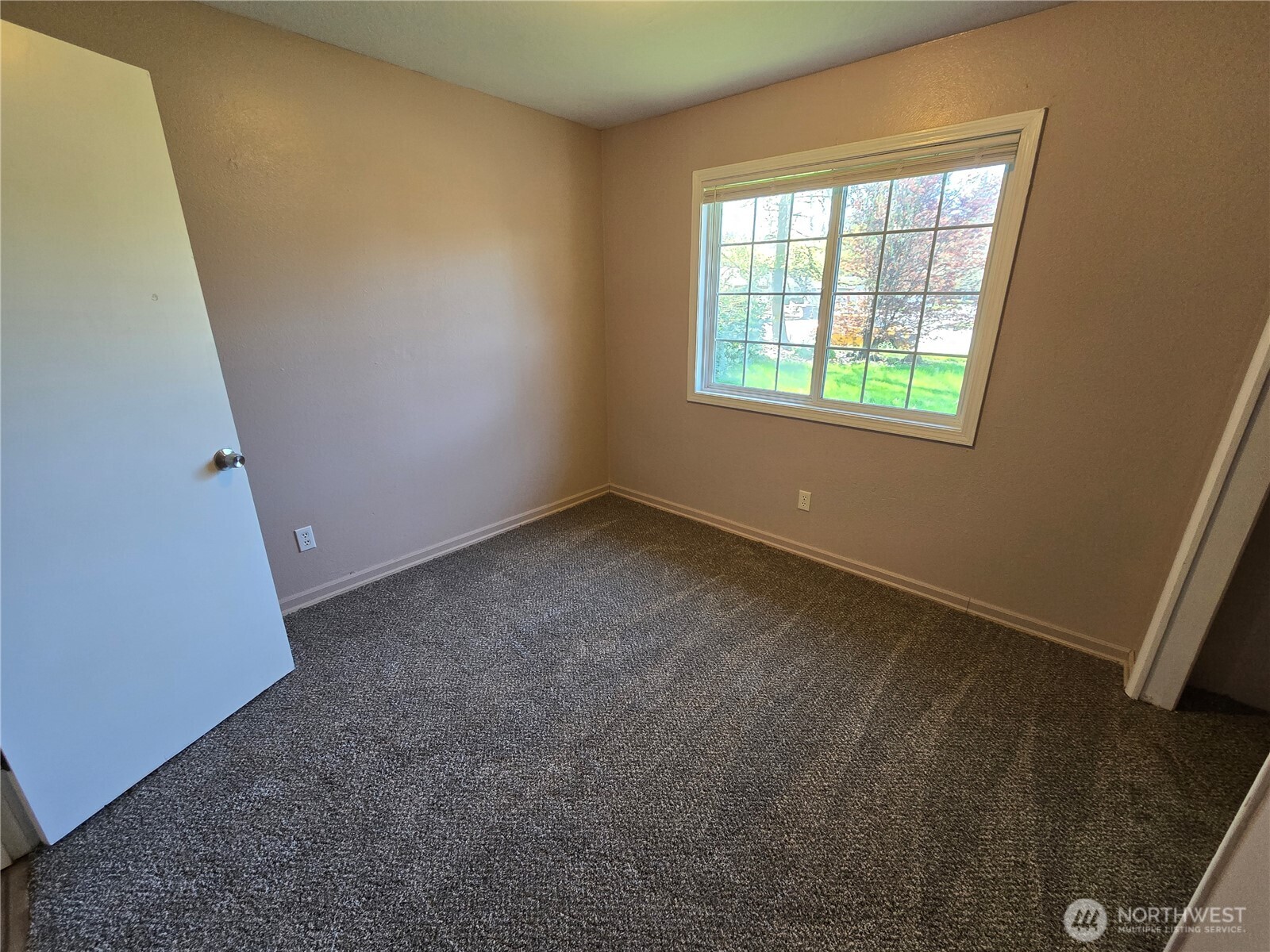 4002 Oak Street Longview, WA 98632 - Photo 13 of 31