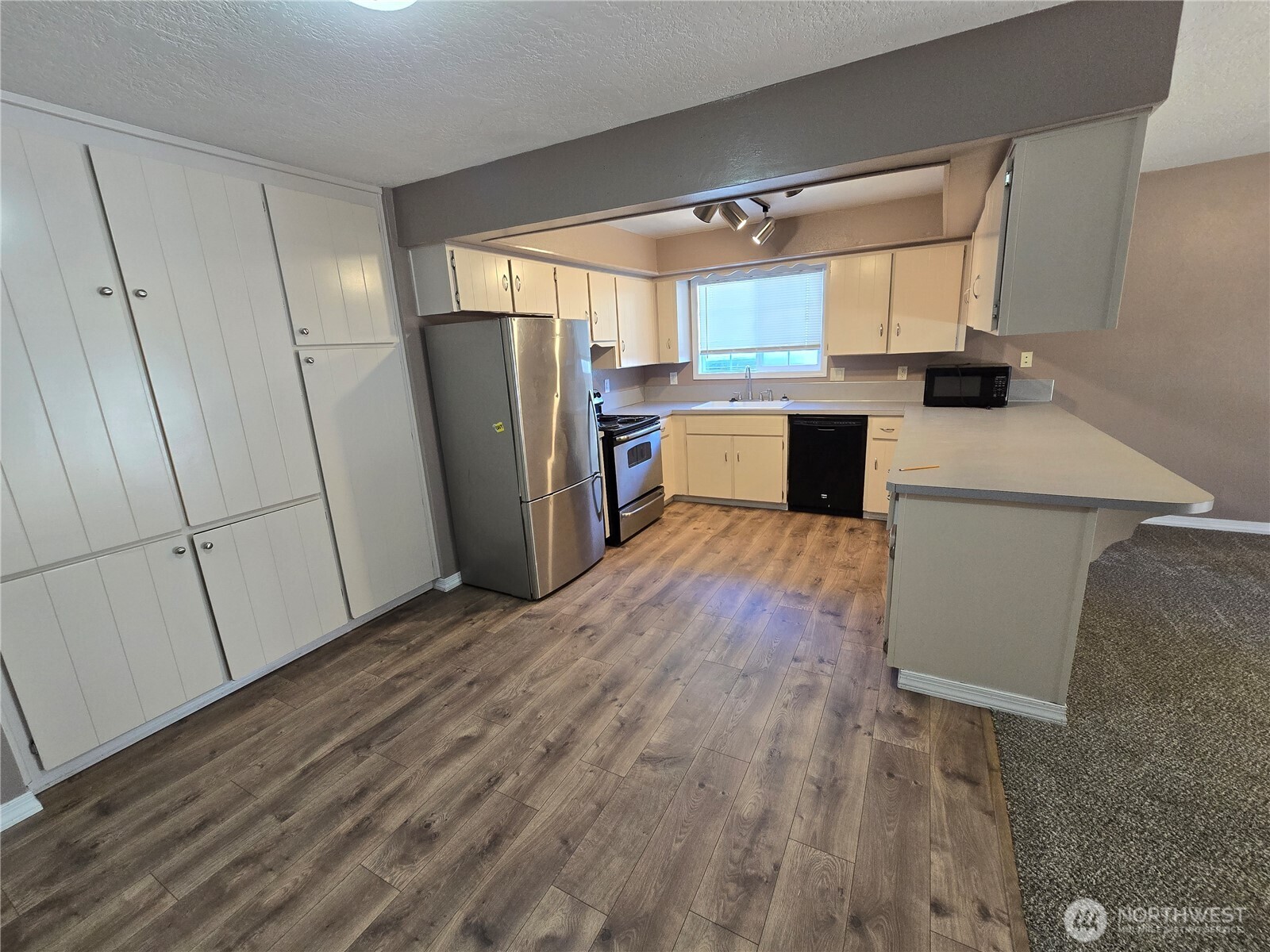 4002 Oak Street Longview, WA 98632 - Photo 18 of 31