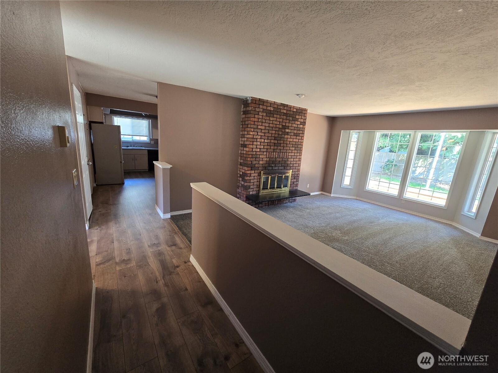 4002 Oak Street Longview, WA 98632 - Photo 8 of 31