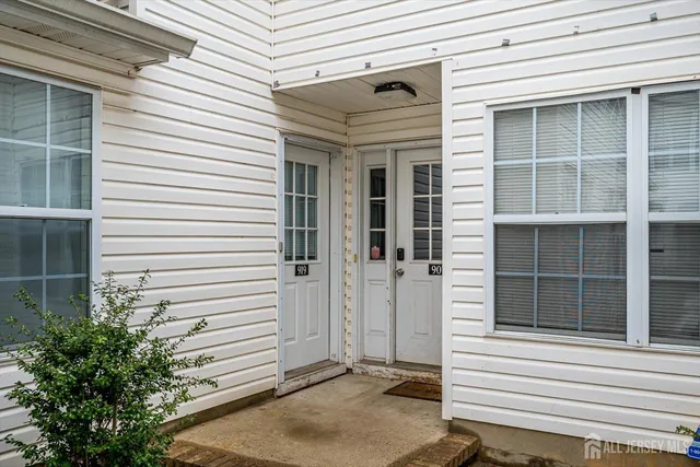 $430,000 | 919 Plymouth Road, North Brunswick, NJ 08902